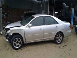 2005 TOYOTA CAMRY, SILVER, LE MODEL, 2.4L, AT. Z26295